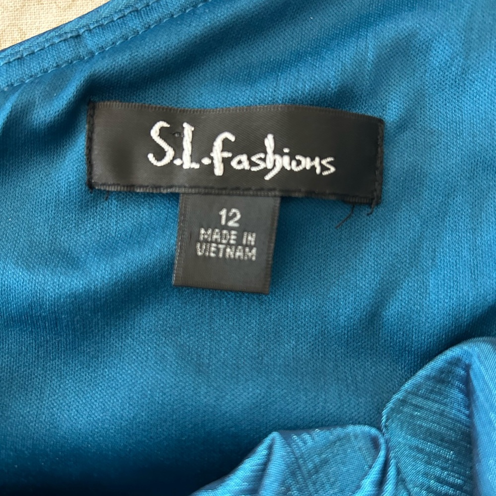 Teal One-Shoulder Ruffle Dress - Picture 9 of 10